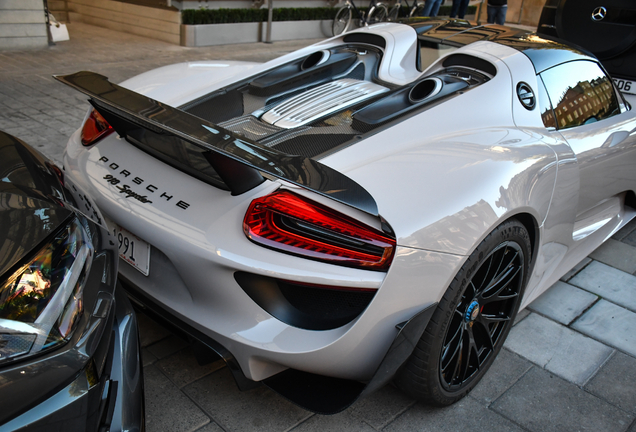 Porsche 918 Spyder Weissach Package