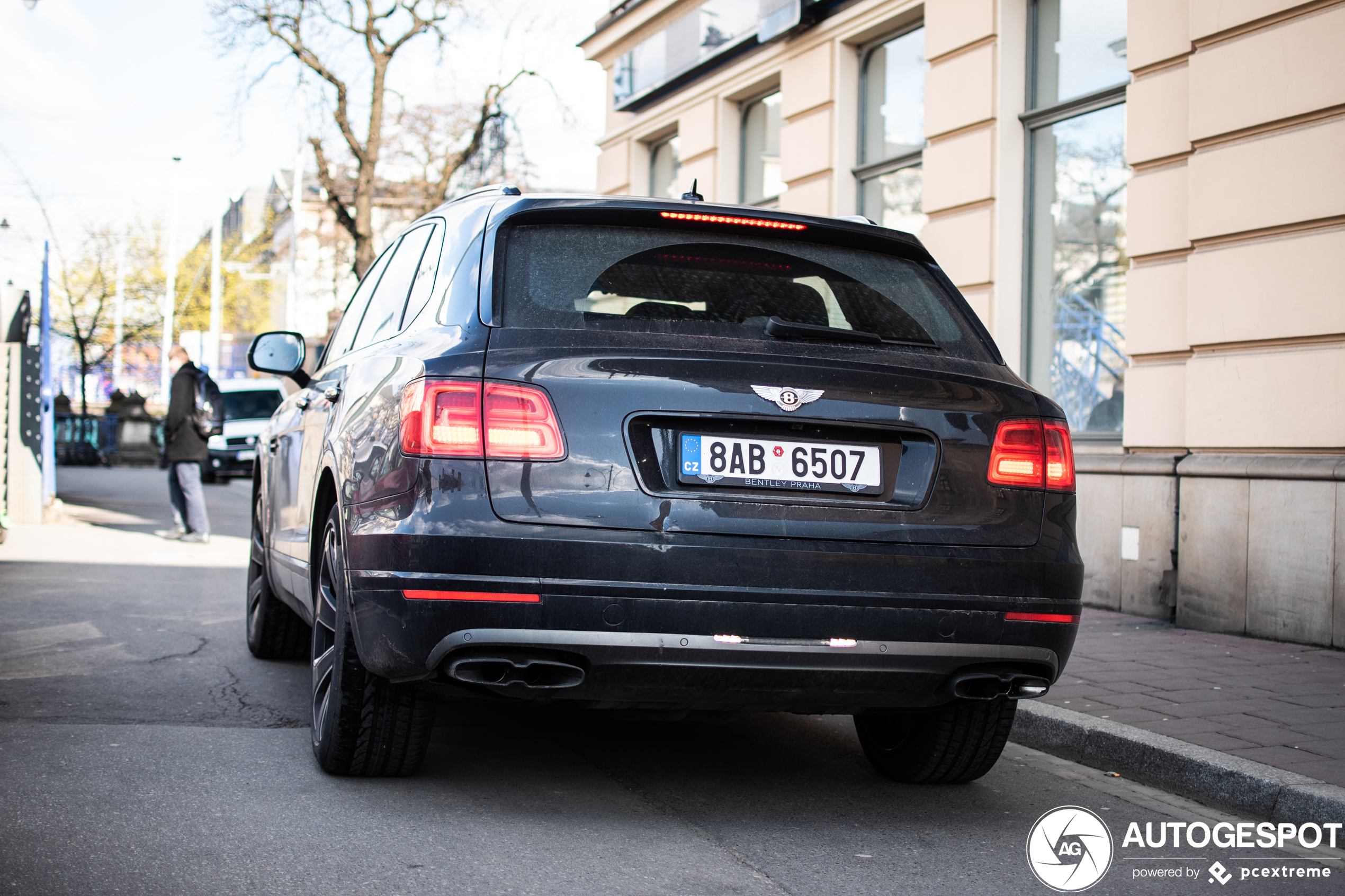 Bentley Bentayga V8 Design Series