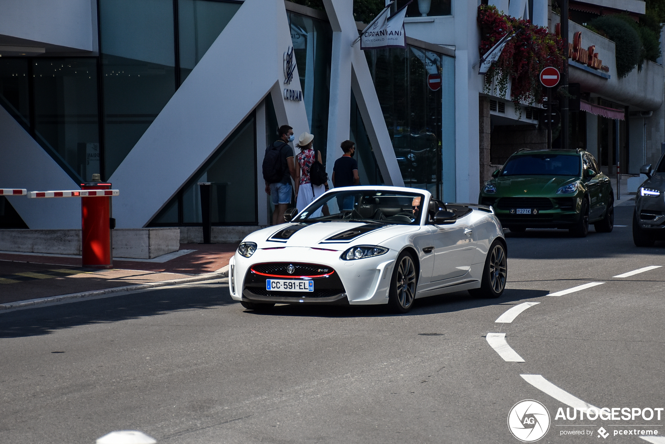 Jaguar XKR-S Convertible 2012