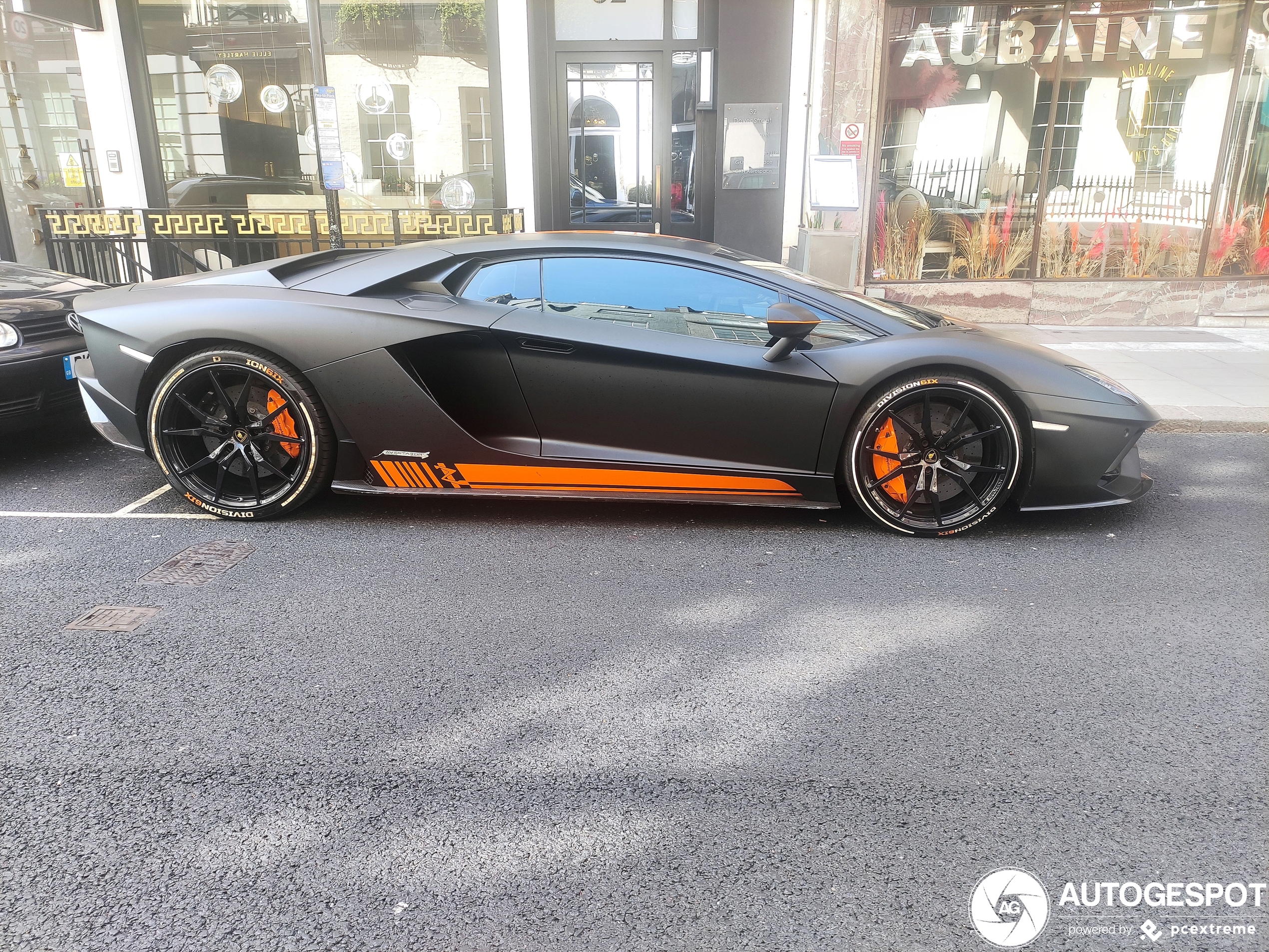 Lamborghini Aventador S LP740-4