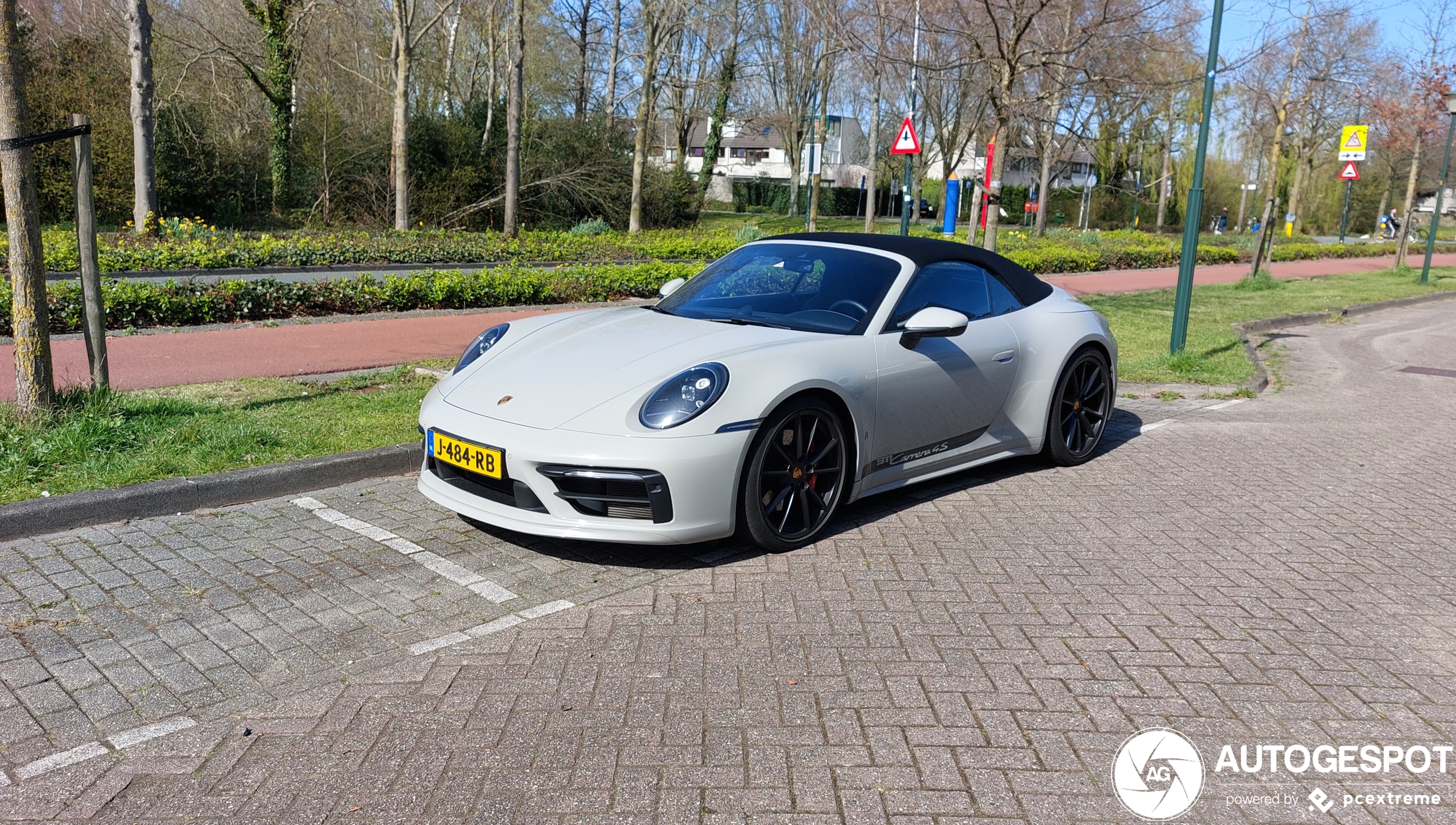 Porsche 992 Carrera 4S Cabriolet