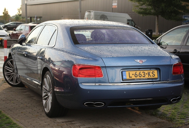 Bentley Flying Spur V8