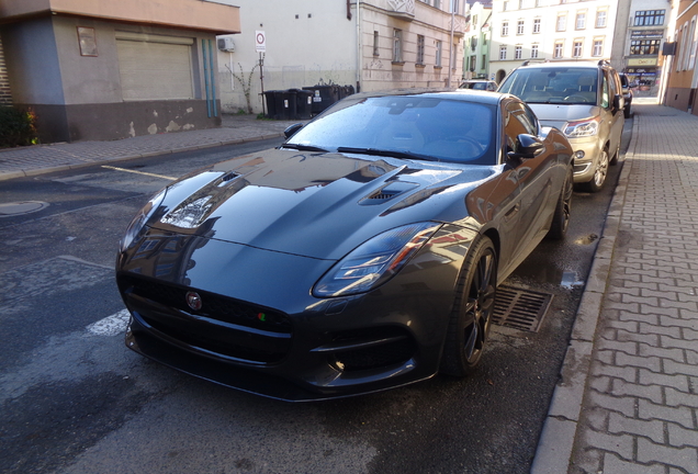 Jaguar F-TYPE R Coupé 2017