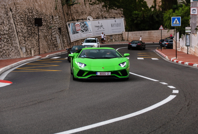 Lamborghini Aventador S LP740-4