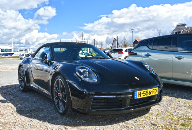 Porsche 992 Carrera 4S Cabriolet