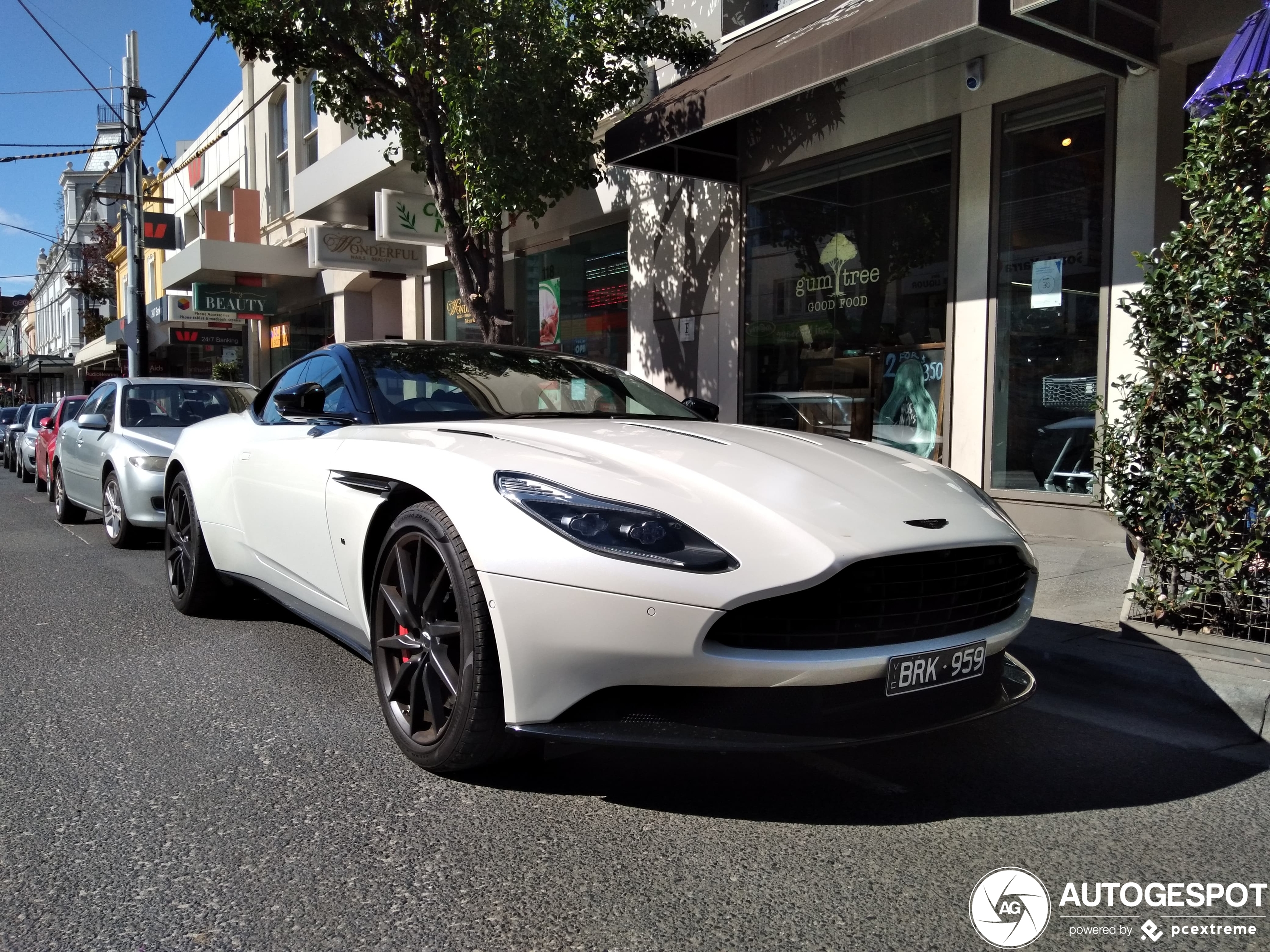 Aston Martin DB11