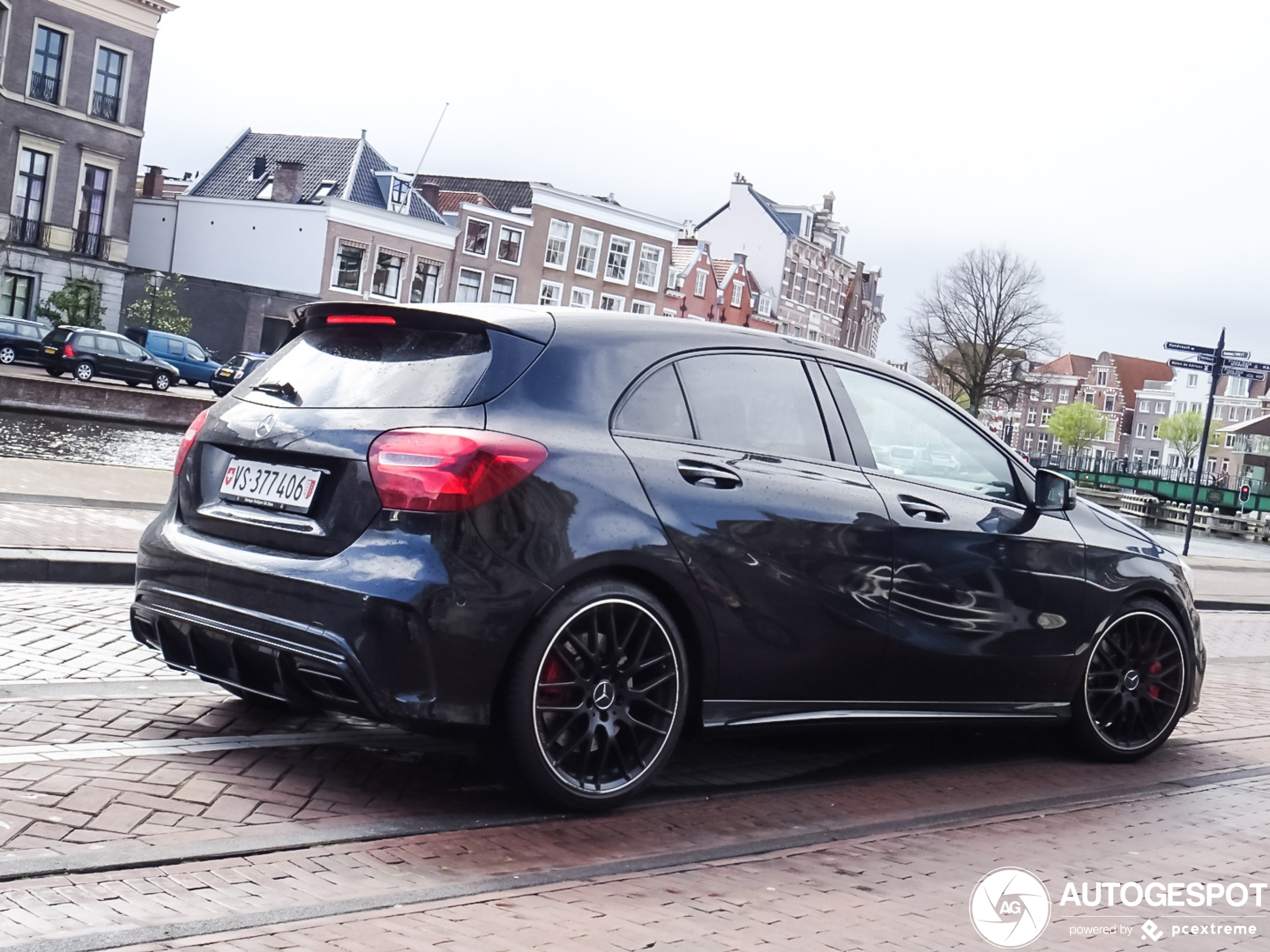 Mercedes-AMG A 45 W176 2015