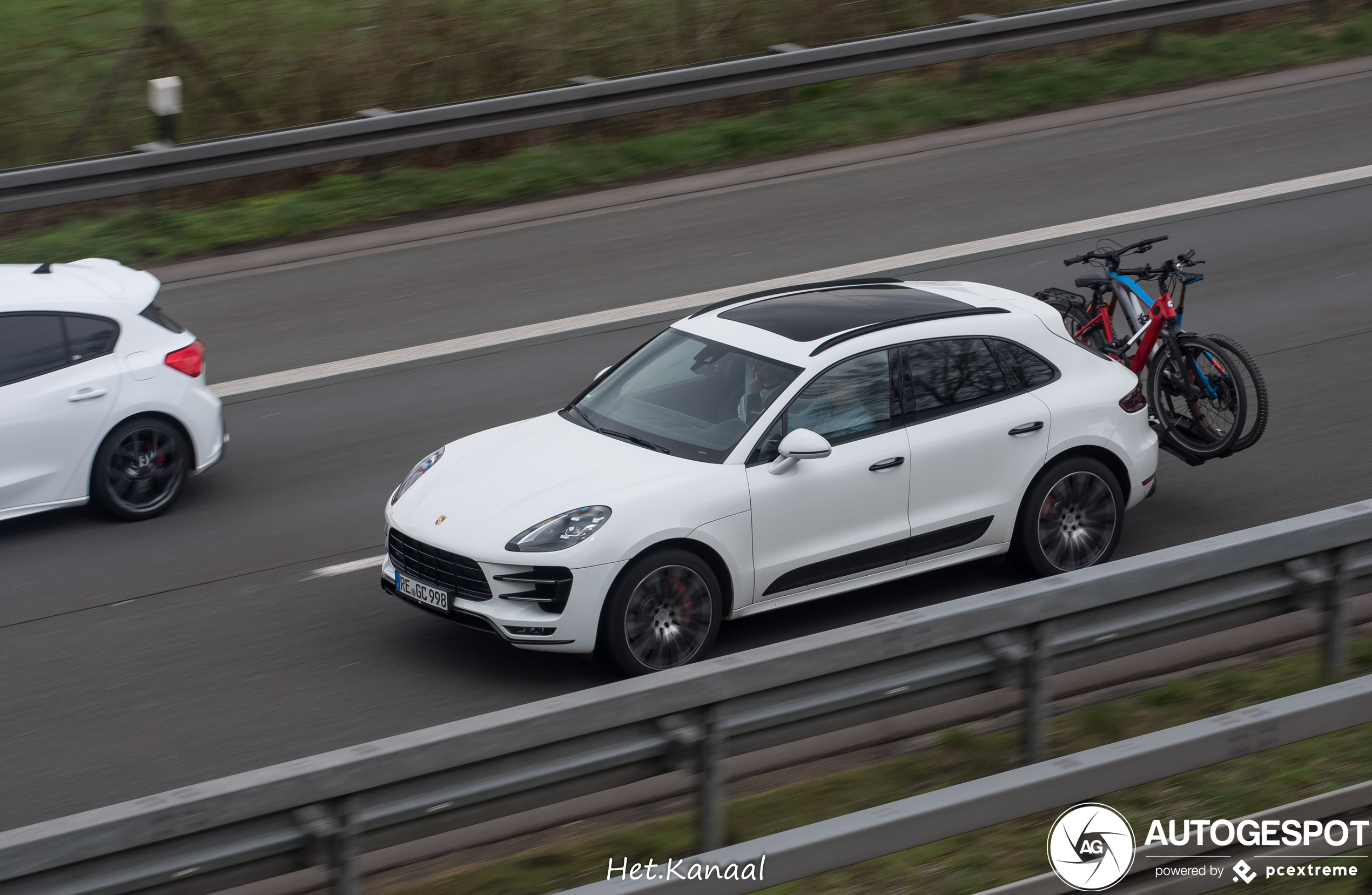 Porsche 95B Macan Turbo