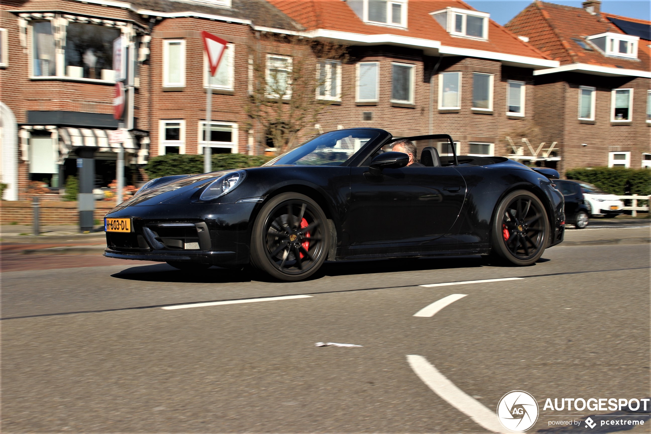 Porsche 992 Carrera 4S Cabriolet