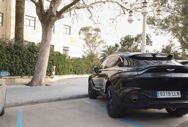 Aston Martin DBX