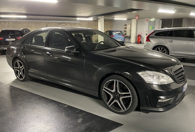 Mercedes-Benz S 63 AMG W221 2011