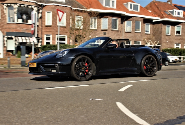 Porsche 992 Carrera 4S Cabriolet