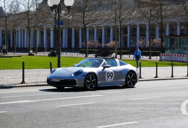 Porsche 992 Targa 4S Heritage Design Edition