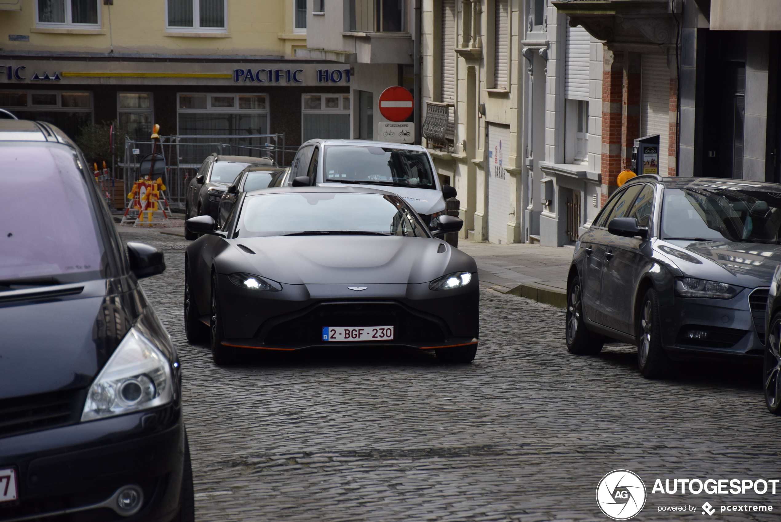 Aston Martin V8 Vantage 2018