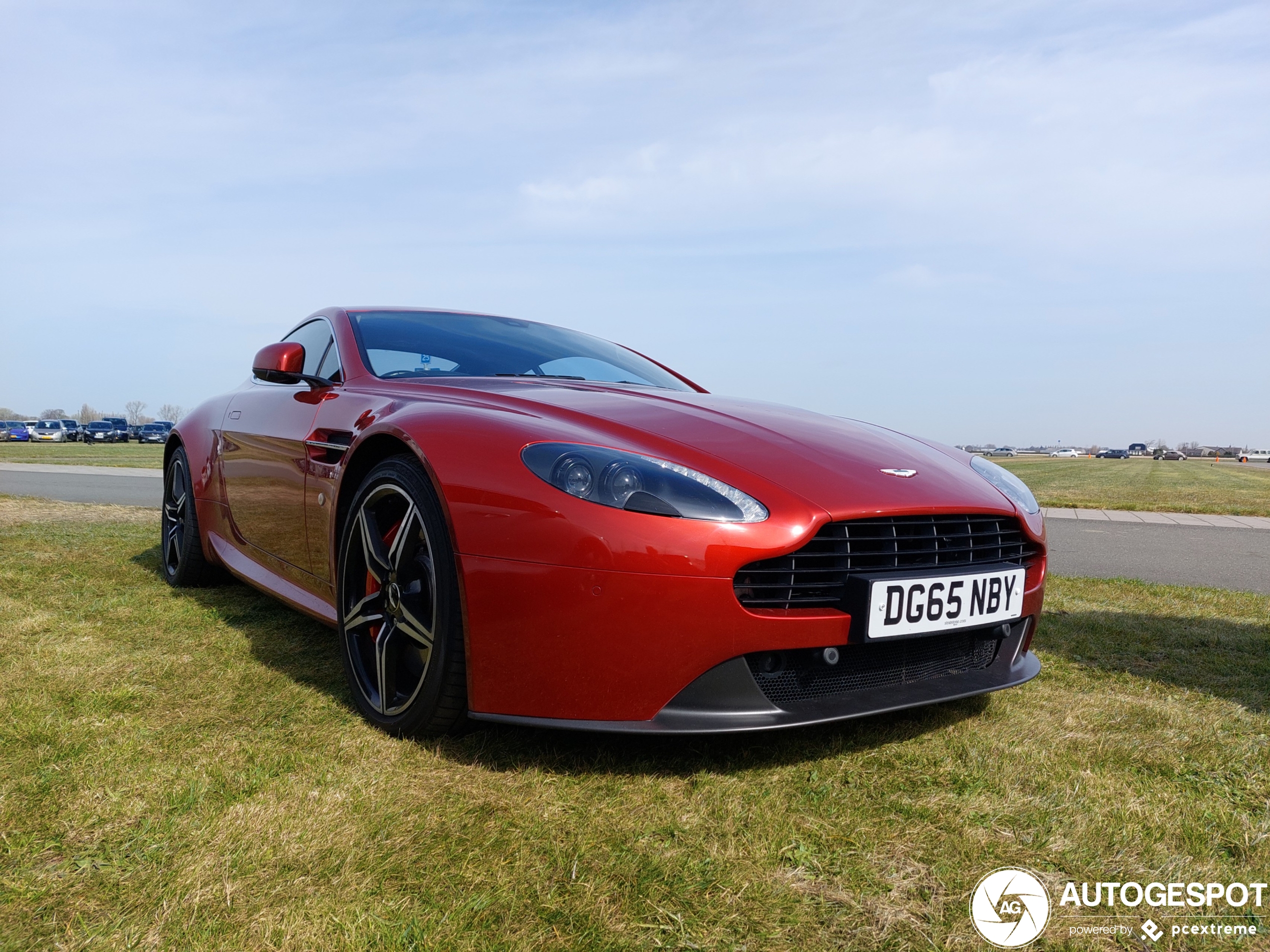 Aston Martin V8 Vantage 2012