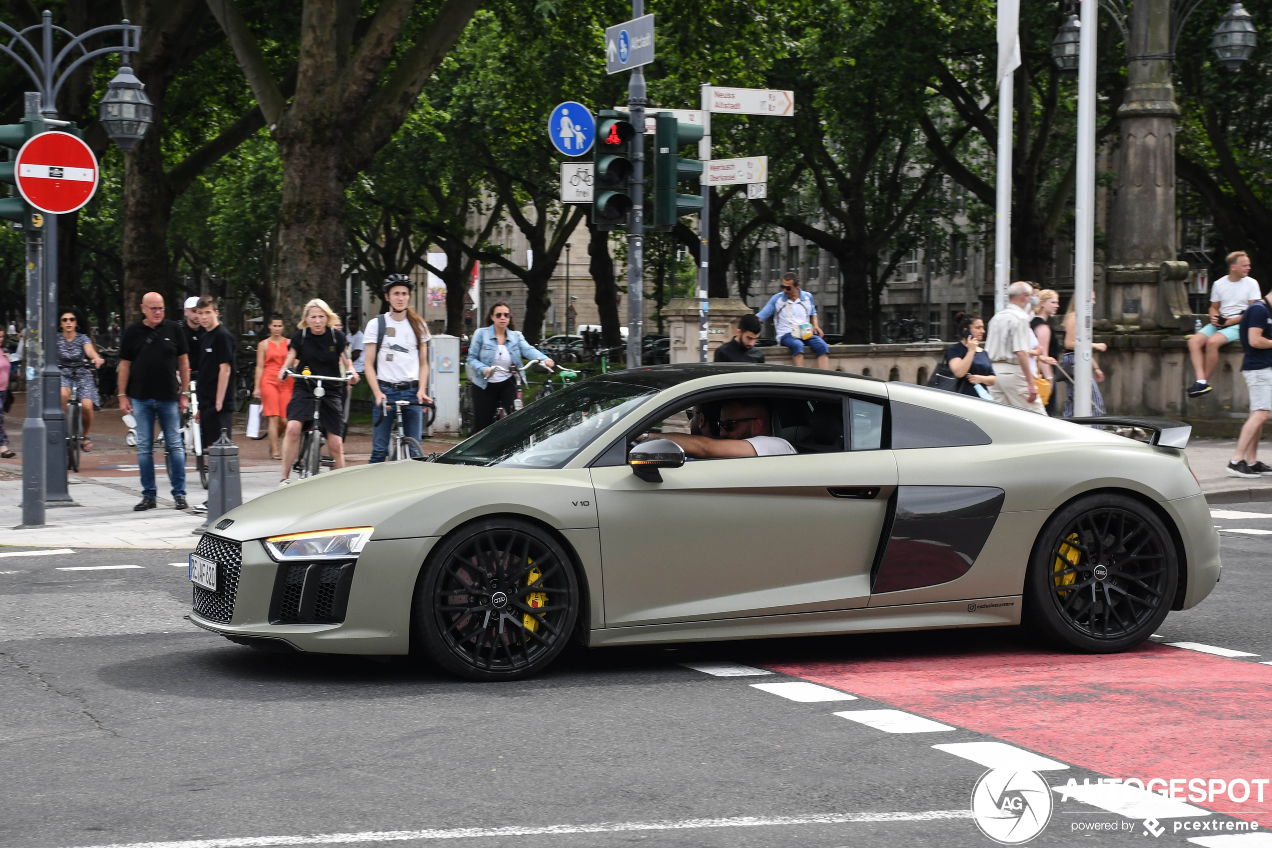 Audi R8 V10 Plus 2015