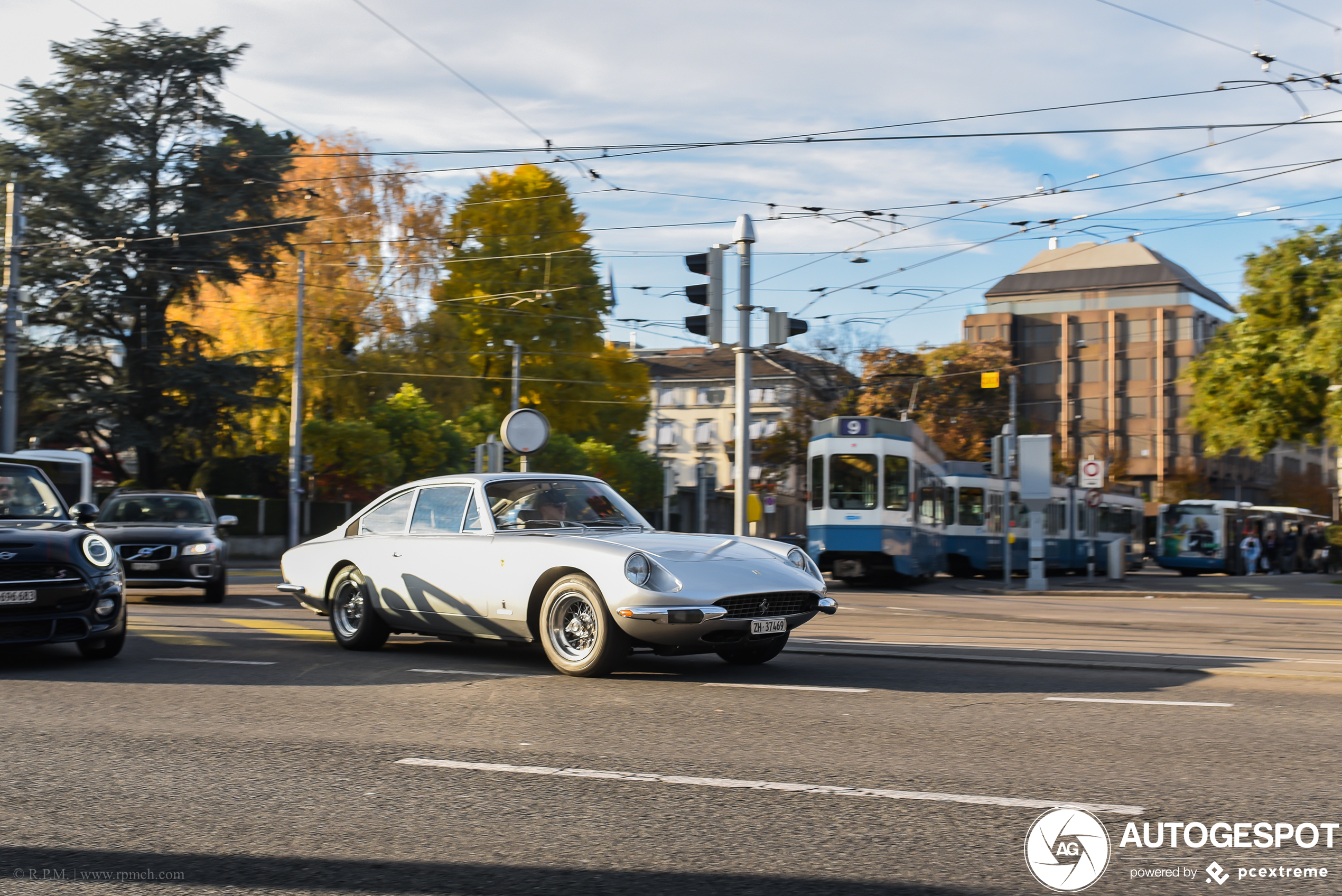 Ferrari 365 GT 2+2