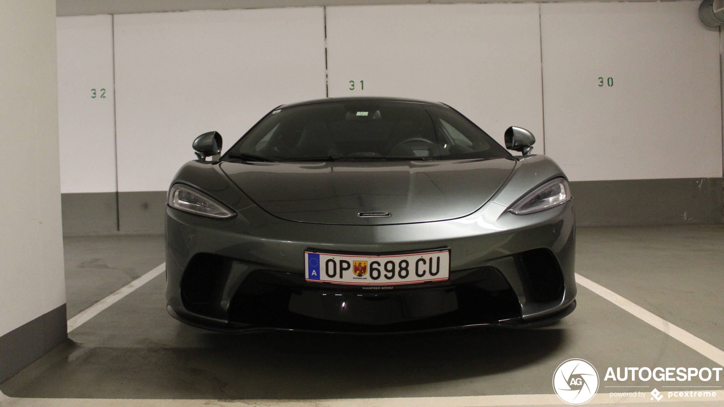 McLaren GT