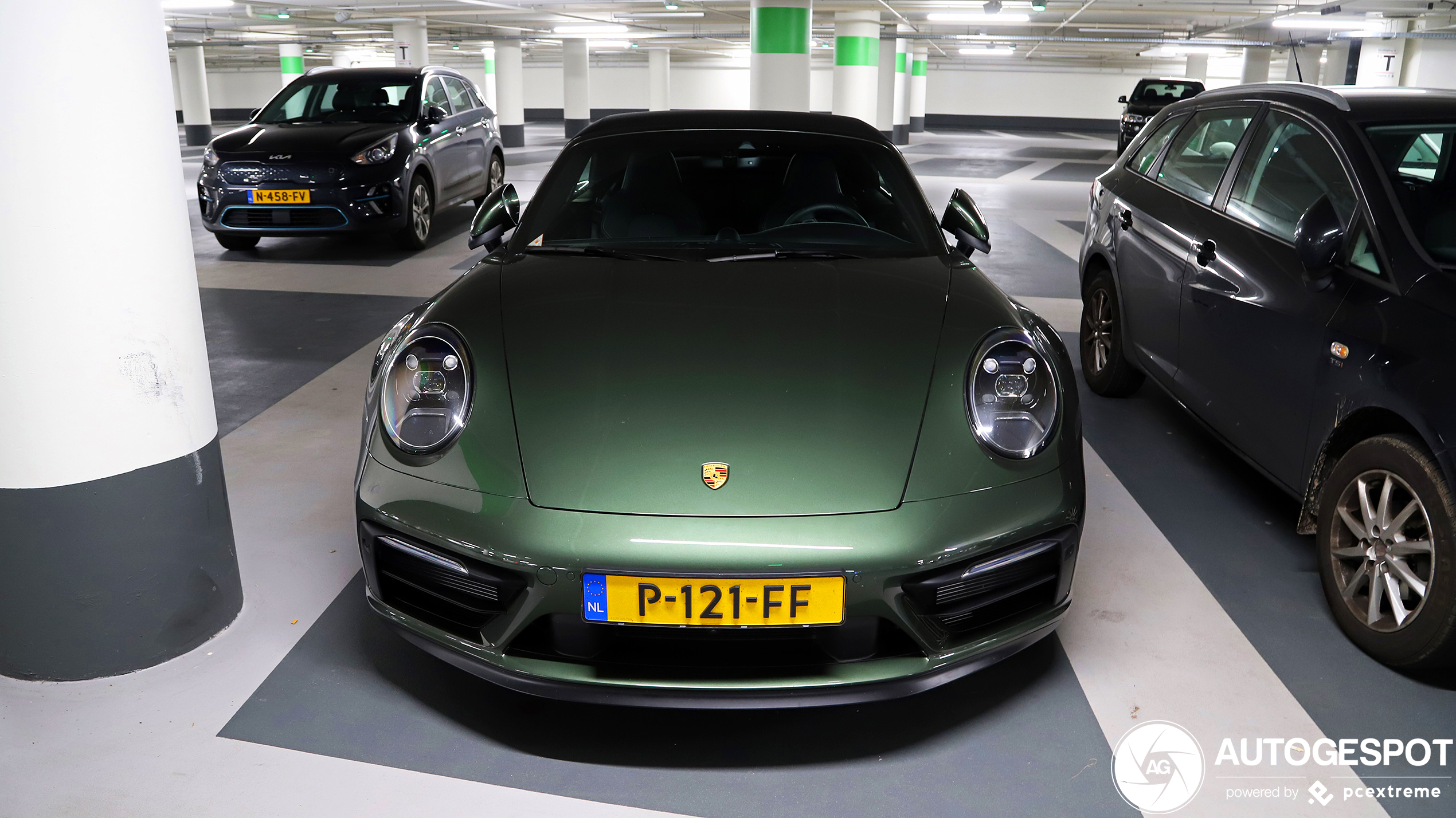 Porsche 992 Carrera 4S Cabriolet