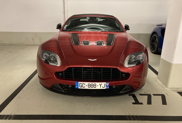 Aston Martin V12 Vantage Roadster