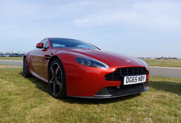 Aston Martin V8 Vantage 2012