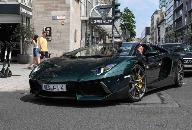 Lamborghini Aventador LP700-4 Roadster