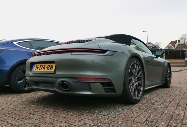 Porsche 992 Carrera 4S Cabriolet