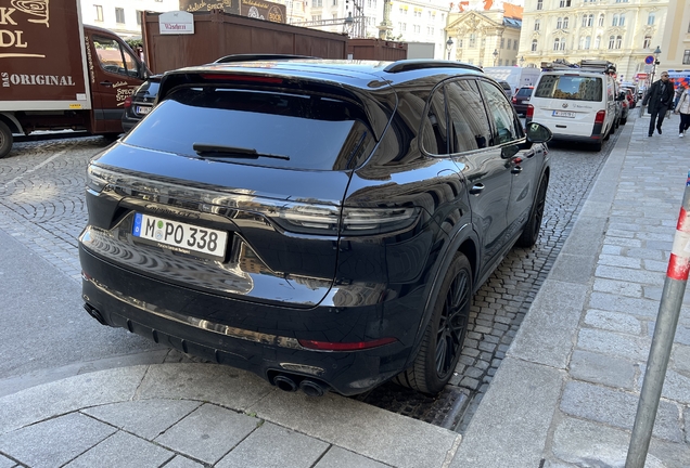 Porsche 9YA Cayenne GTS