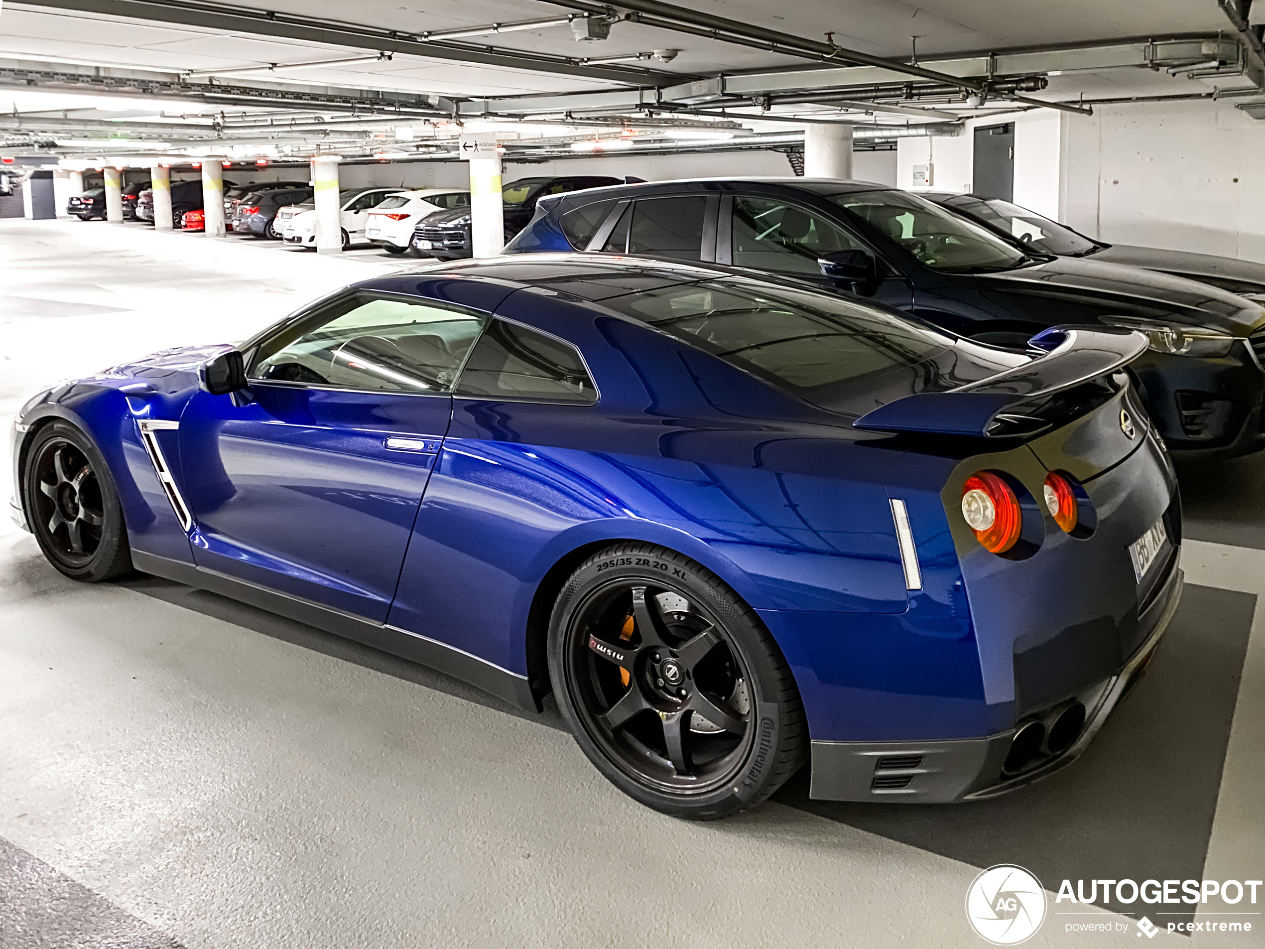 Nissan GT-R 2014