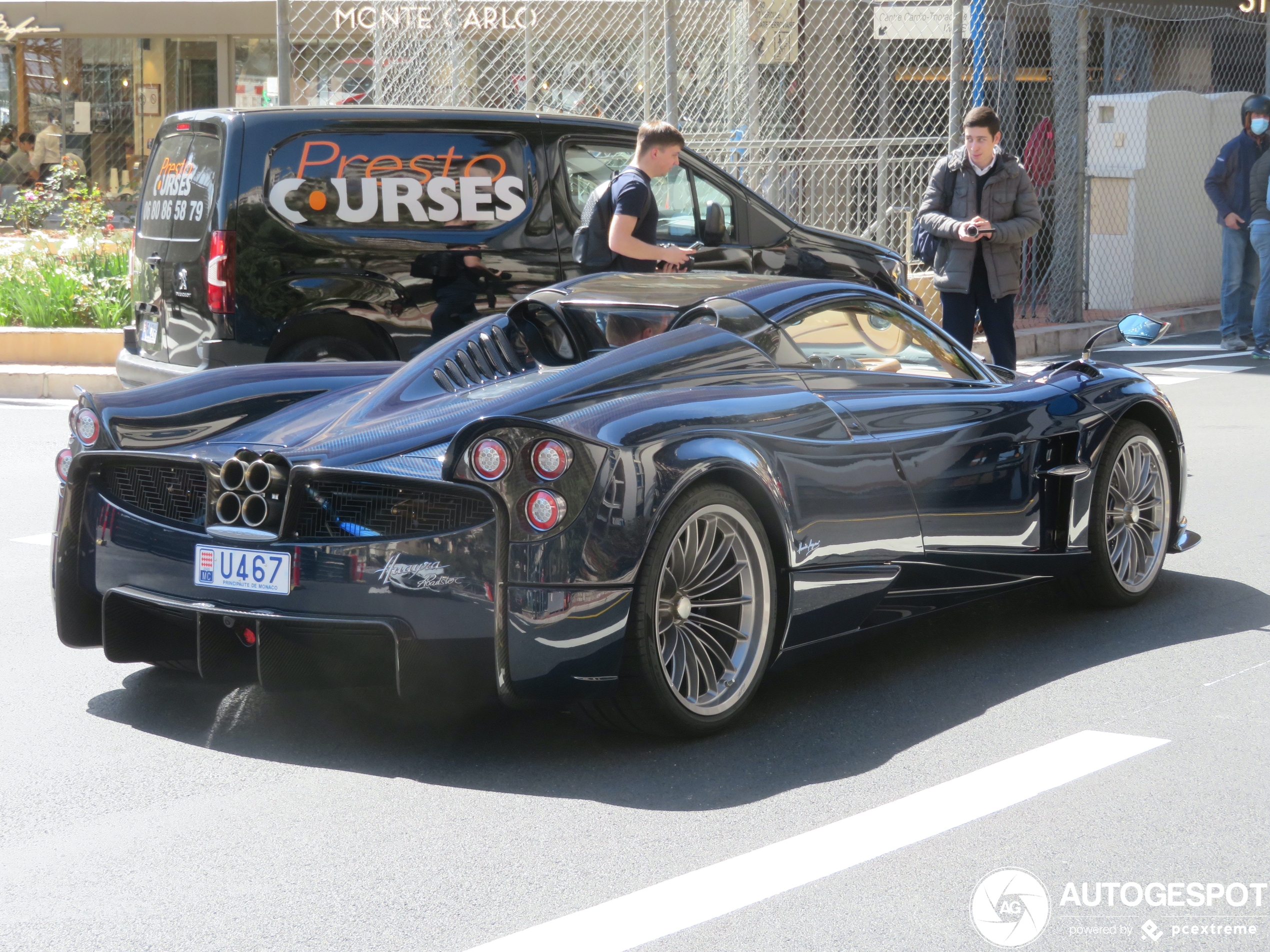 Spik en span afgeleverd in Monaco: Pagani Huayra Roadster