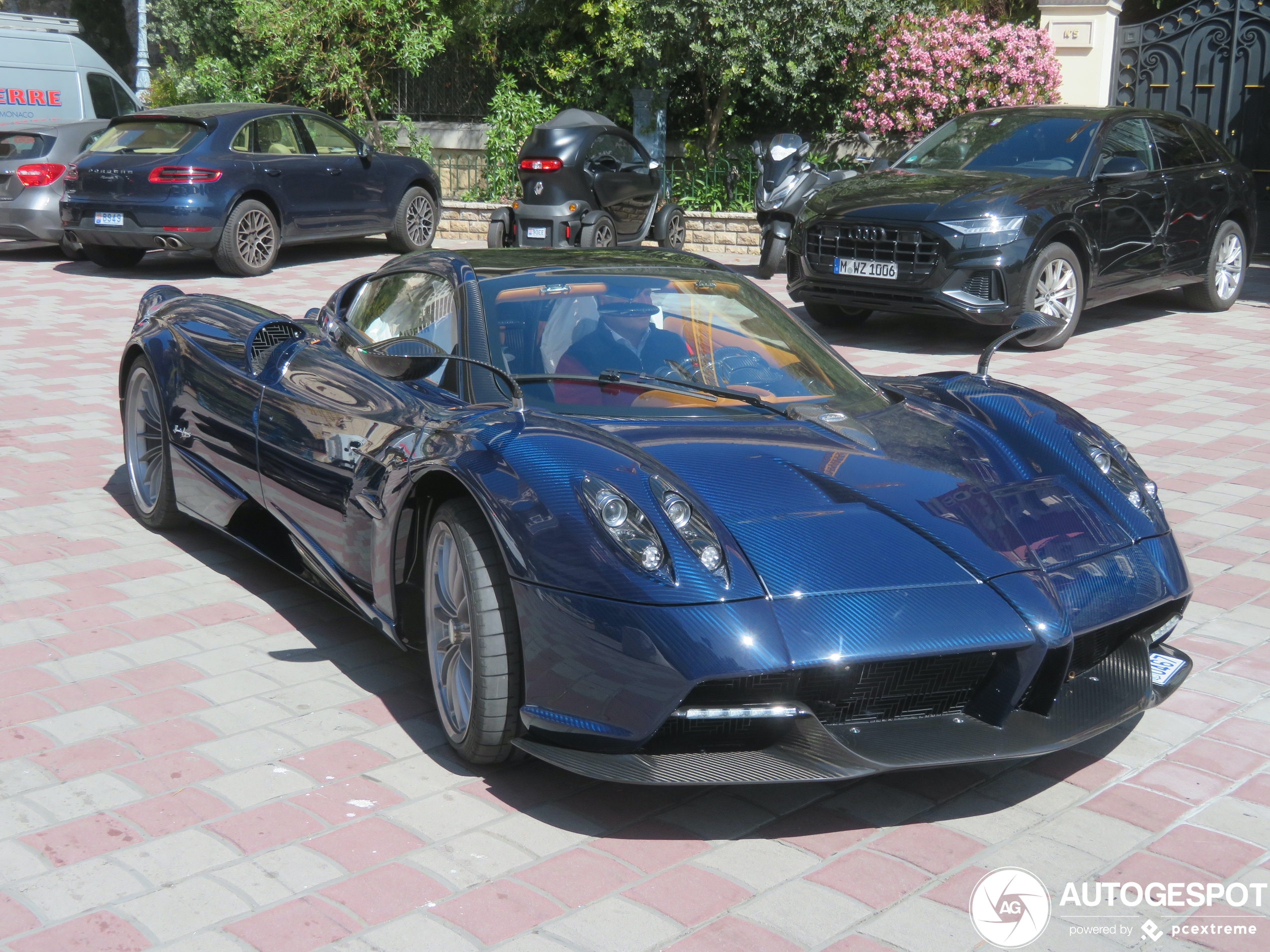 Pagani Huayra Roadster - 13 April 2022 - Autogespot