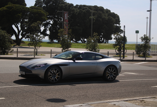 Aston Martin DB11 V8