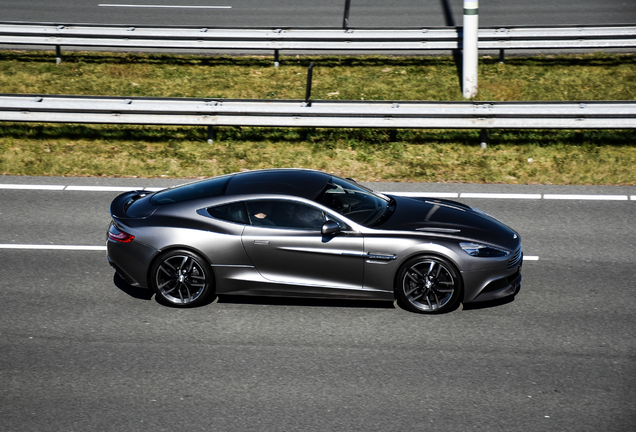 Aston Martin Vanquish 2013