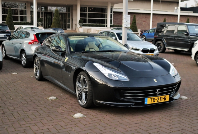 Ferrari GTC4Lusso