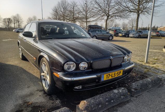 Jaguar XJR