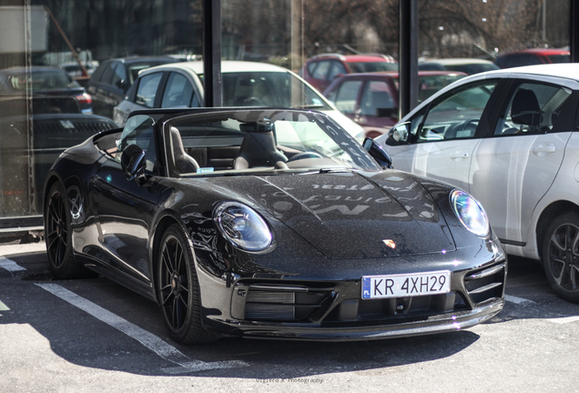 Porsche 992 Carrera 4 GTS Cabriolet