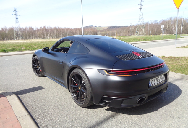 Porsche 992 Carrera 4S