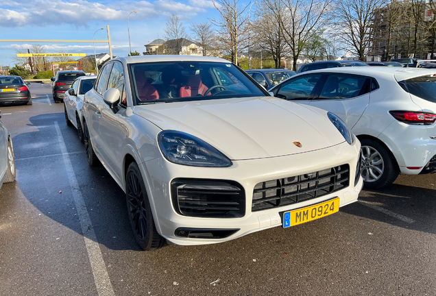 Porsche 9YA Cayenne GTS