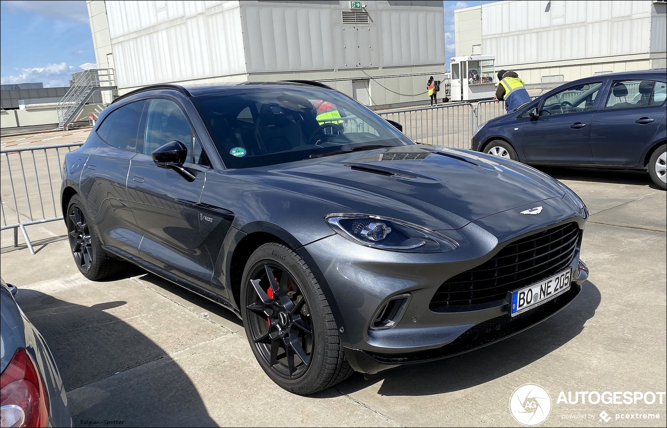 Aston Martin DBX