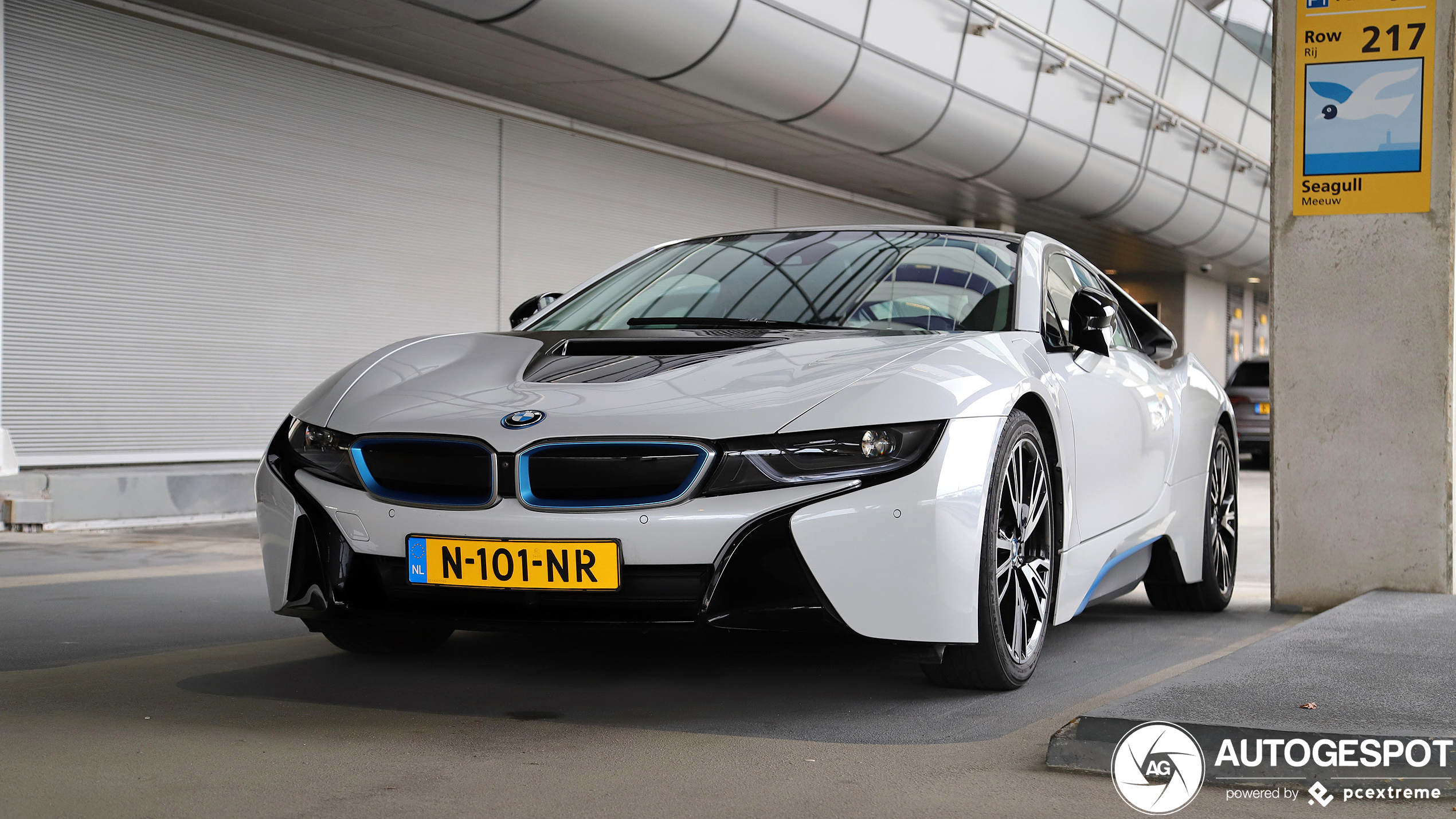 BMW i8