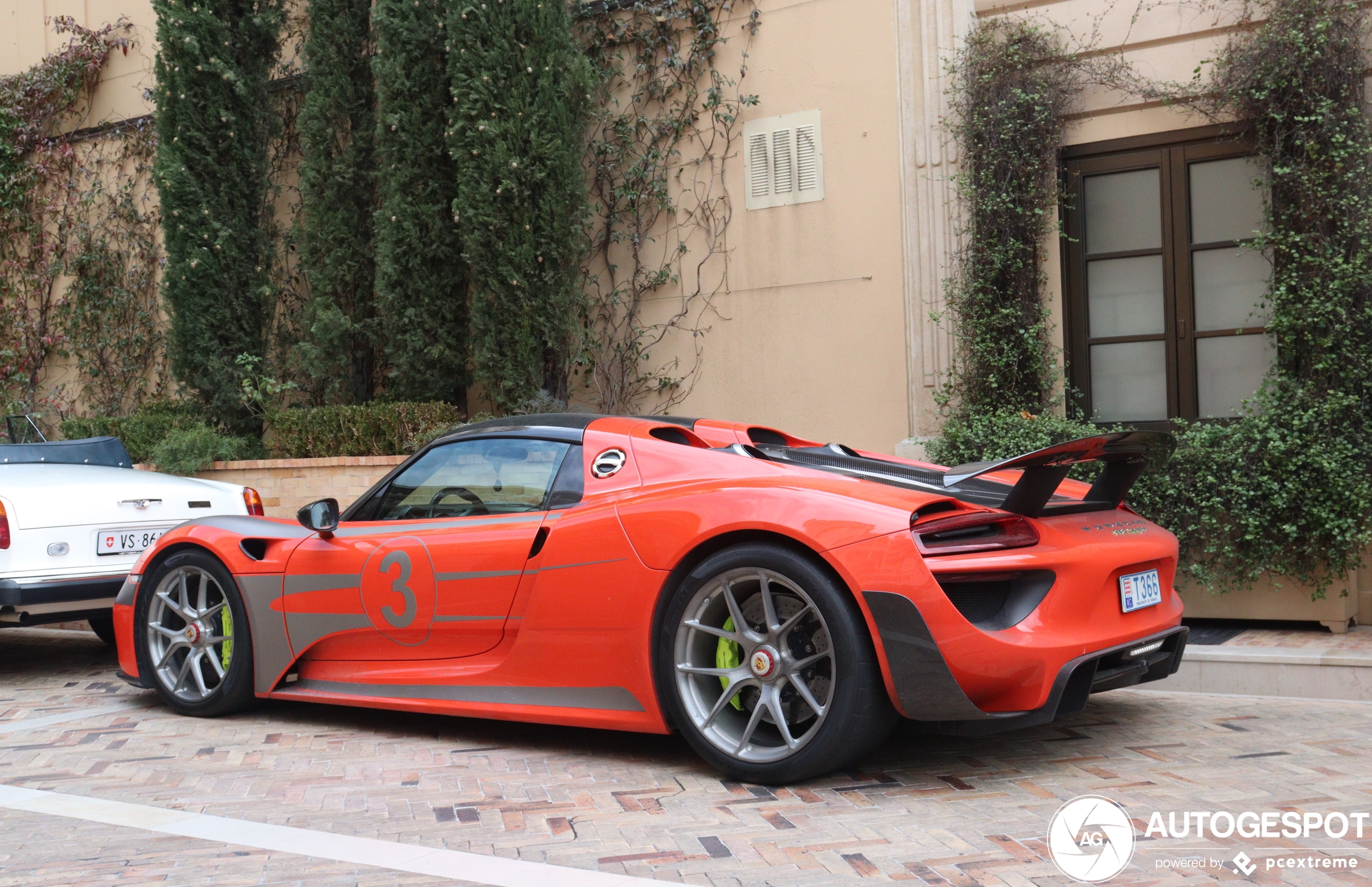 Porsche 918 Spyder Weissach Package