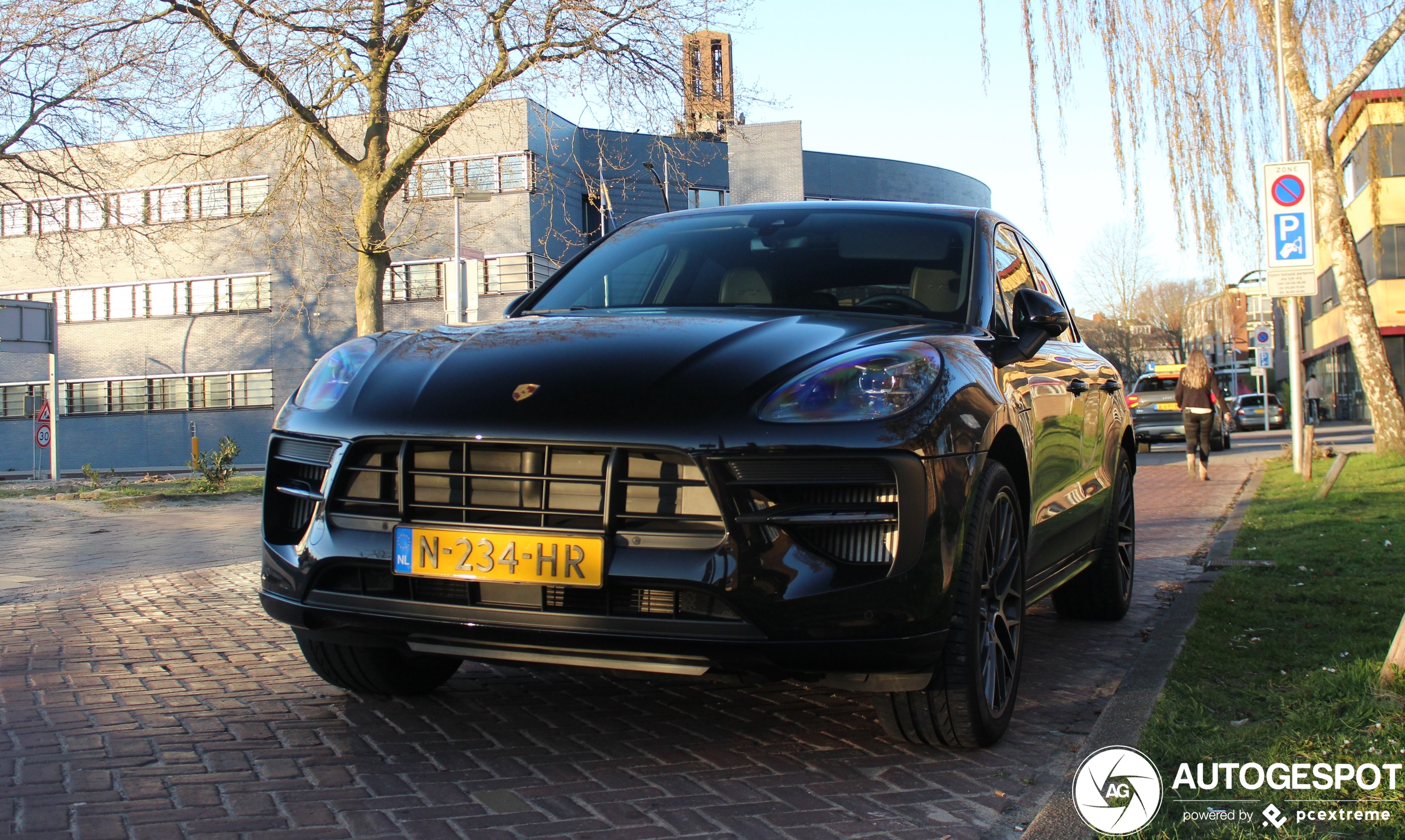 Porsche 95B Macan GTS MkII