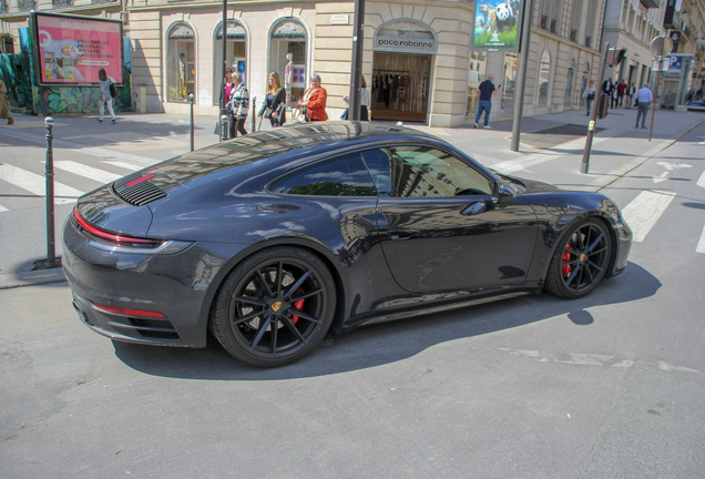 Porsche 992 Carrera 4S