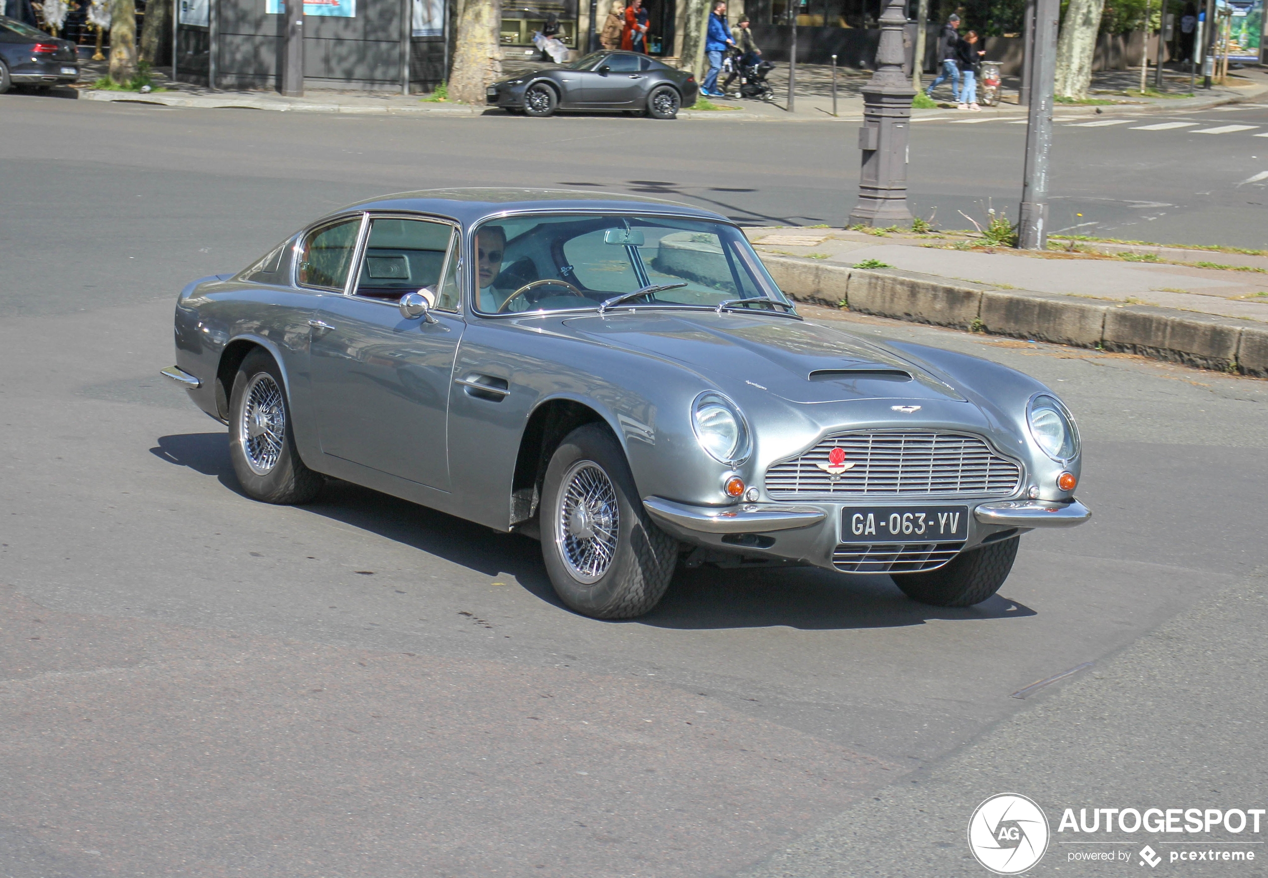 Aston Martin DB6 MKII