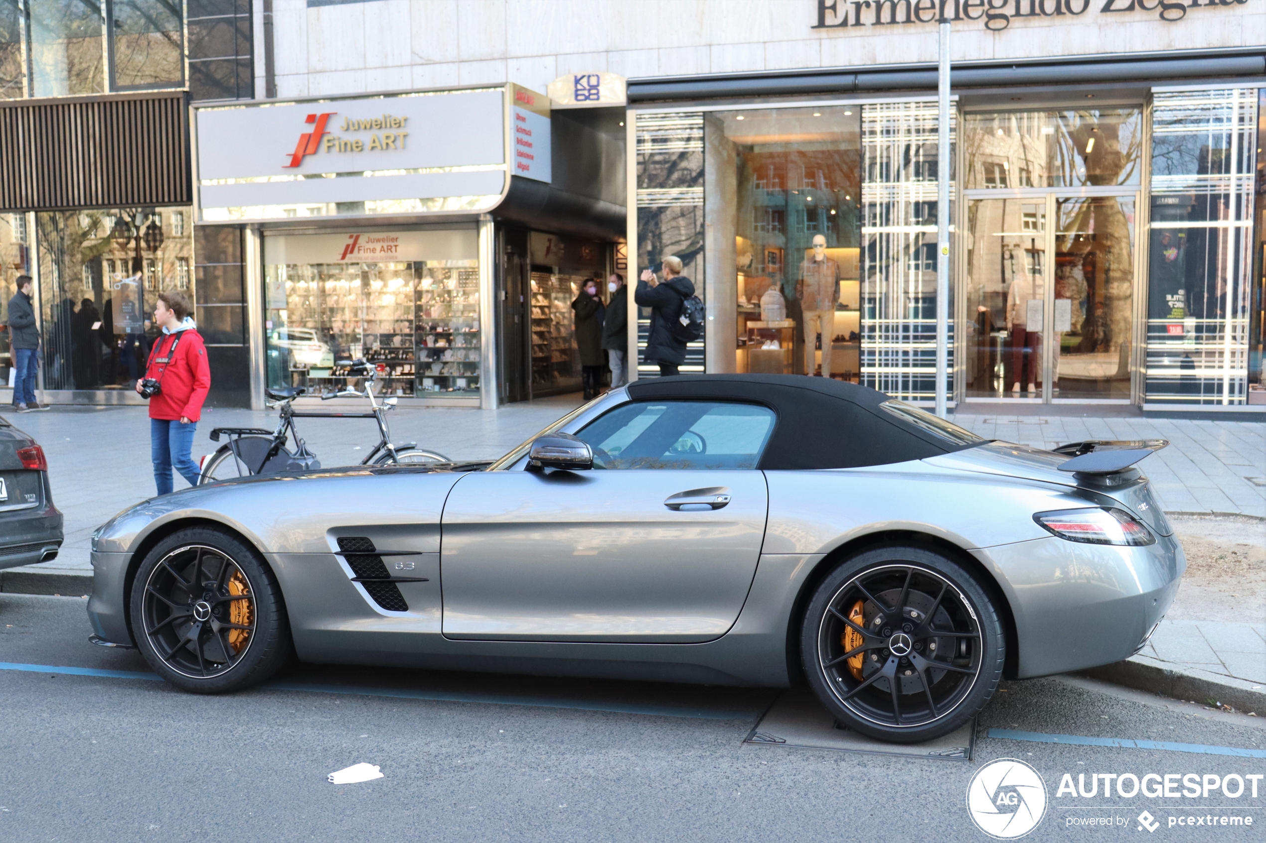 Mercedes-Benz SLS AMG GT Roadster Final Edition