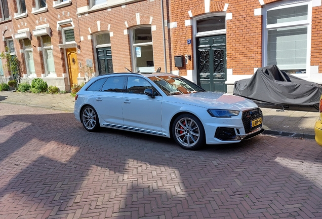 Audi RS4 Avant B9