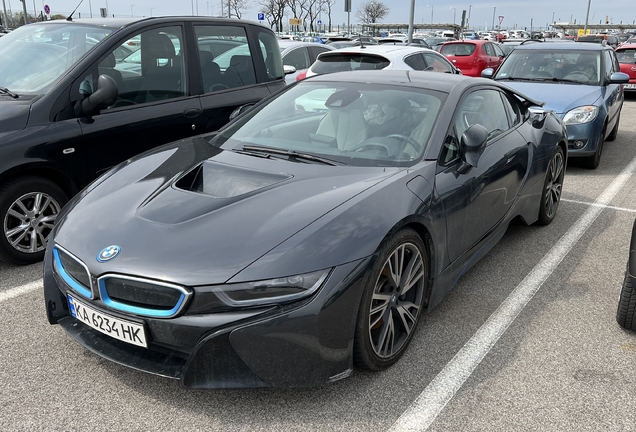 BMW i8