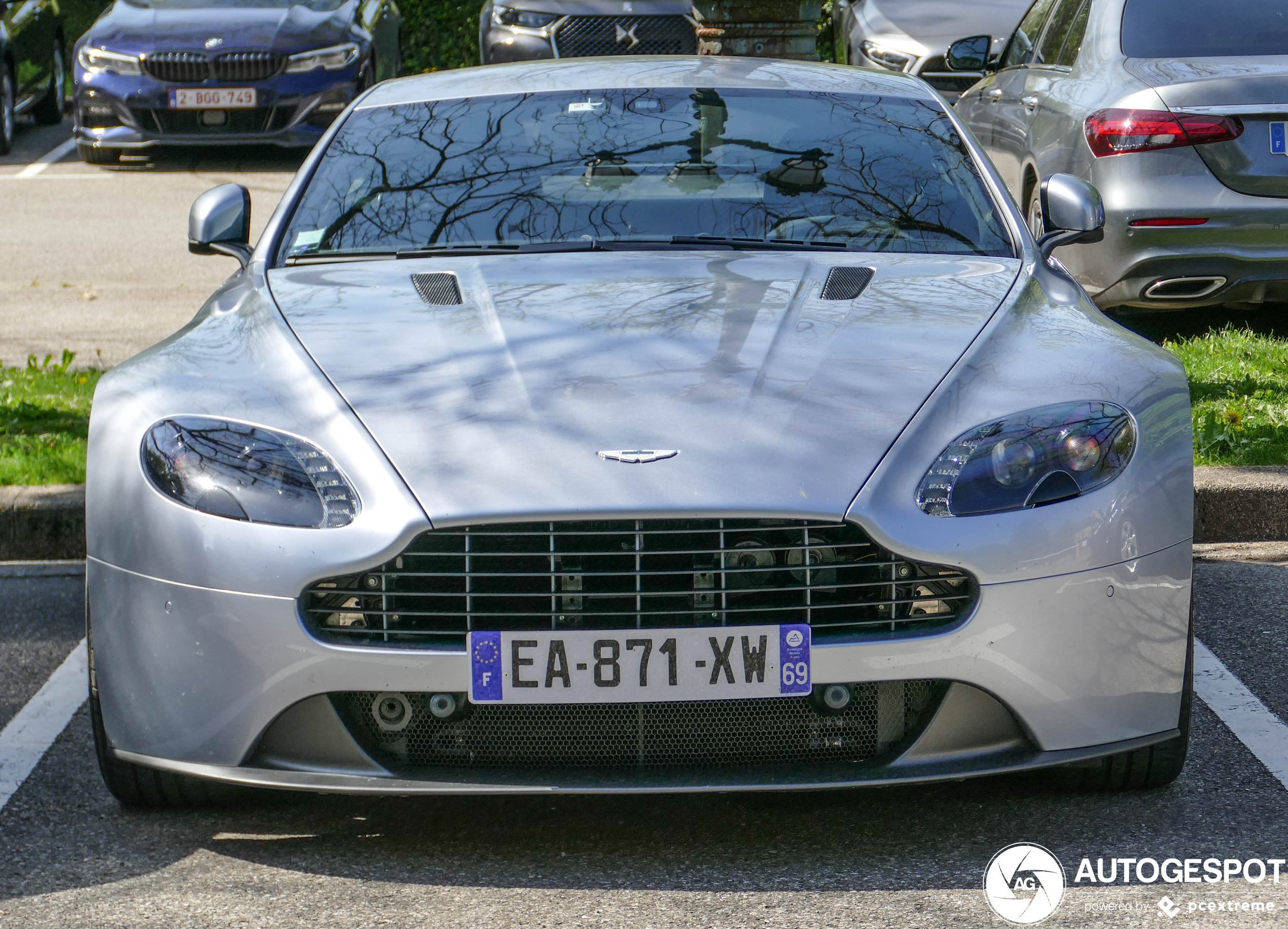 Lunettes Vintage Aston Martin AM 35 – Monture Argentée Ovale, Style Rétro Intemporel