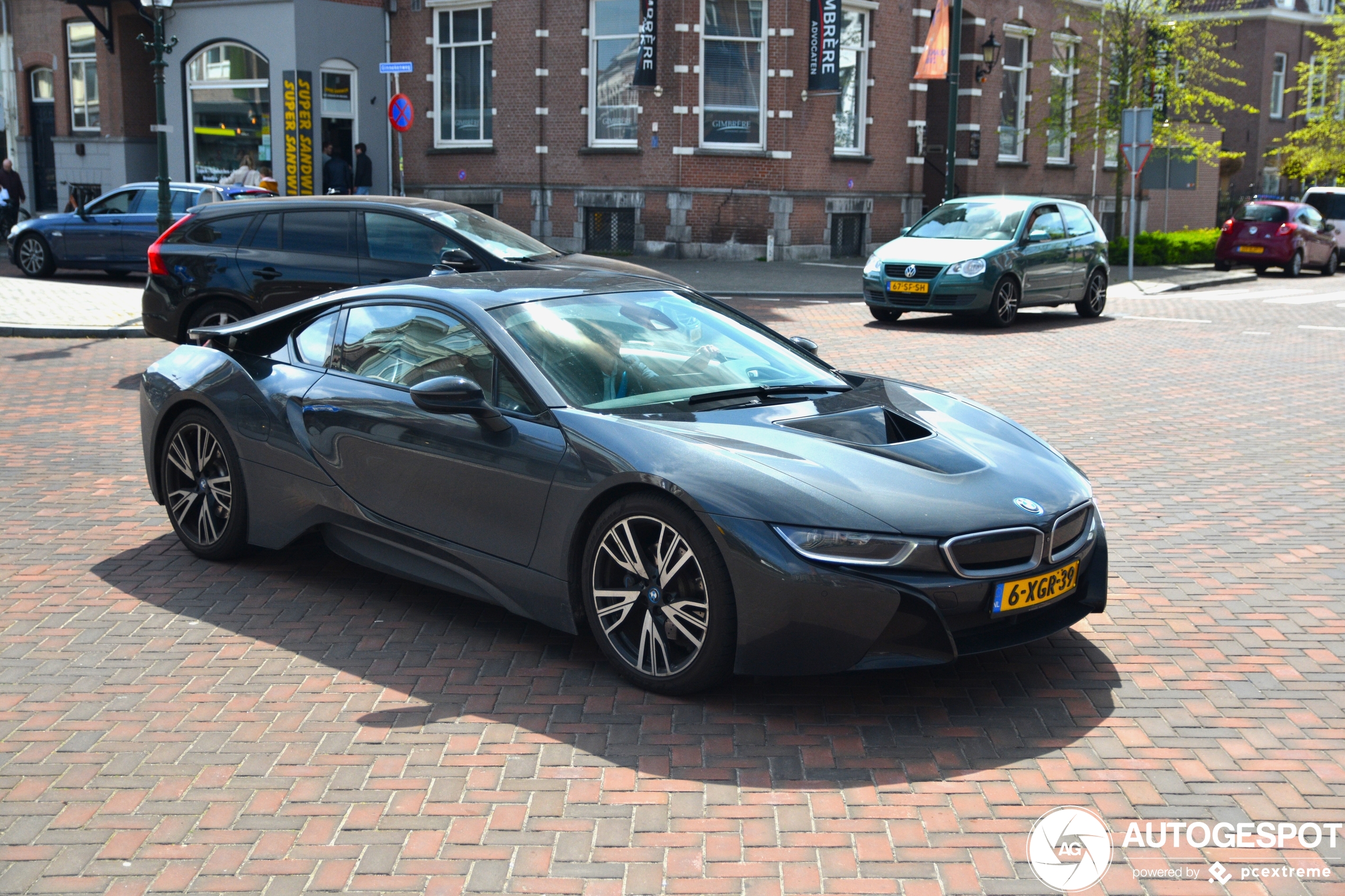 BMW i8