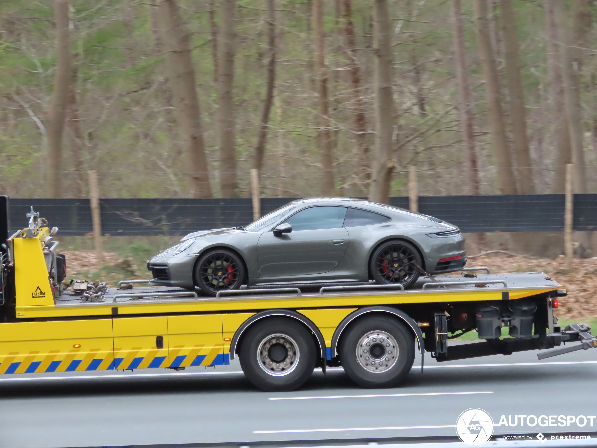 Porsche 992 Carrera 4S